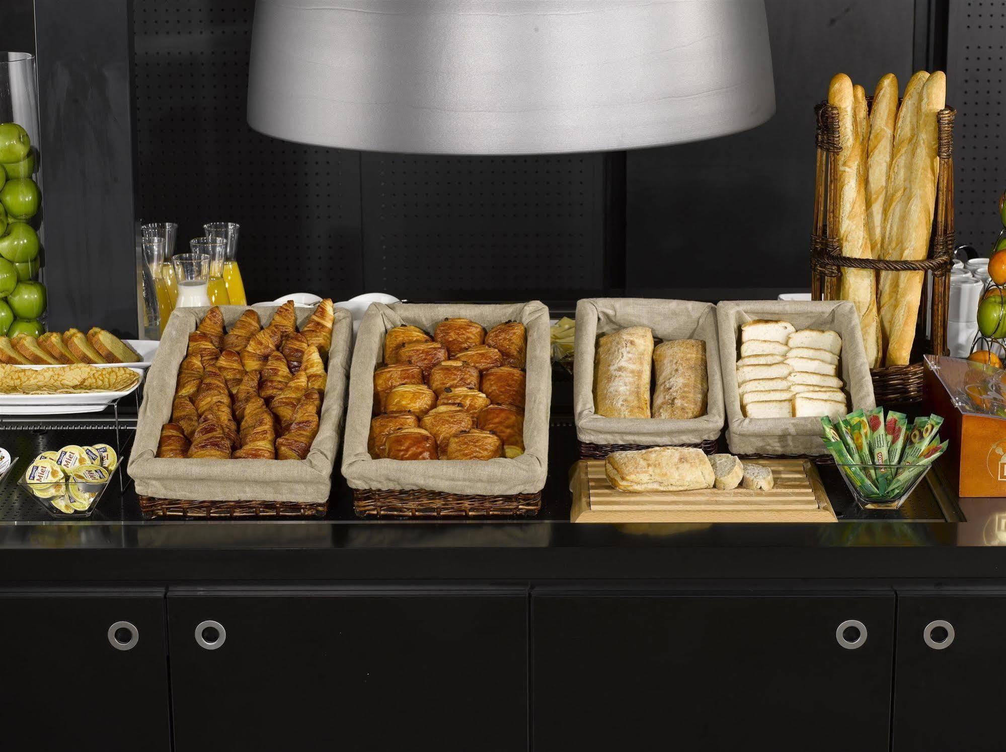 Hotel Campanile Bordeaux Ouest - 3*